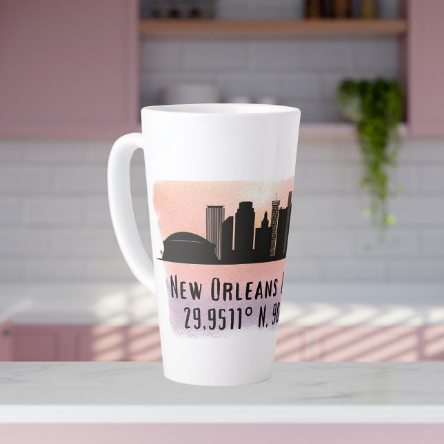 Caneca De Café Latte Nova Orleans City Skyline Latitude e Longitude (Criador carregado)
