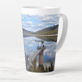 Caneca De Café Latte Nuvens do Lago Bellfield em Água Estática