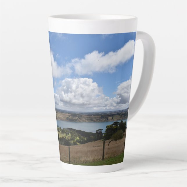 Caneca De Café Latte Nuvens sobre o Lago Gnotuk Camperdown Latte Mug (Ângulo direito)
