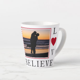 Caneca De Café Latte O AMOR NUNCA FALHA NA Foto Personalizada Cristã