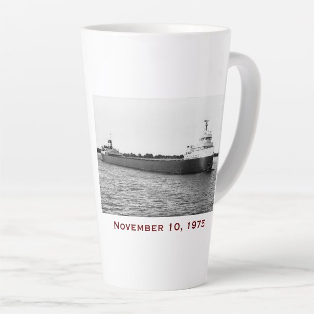 Caneca De Café Latte O Edmund Fitzgerald com Nomes da Tripulação (Ângulo direito)