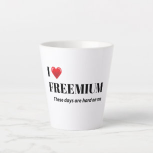 Caneca De Café Latte O "Viver com Orçamento" de adulto é difícil humor
