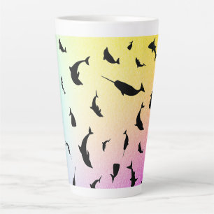 Caneca De Café Latte oceano com gradiente do arco-íris da baleia-sombra