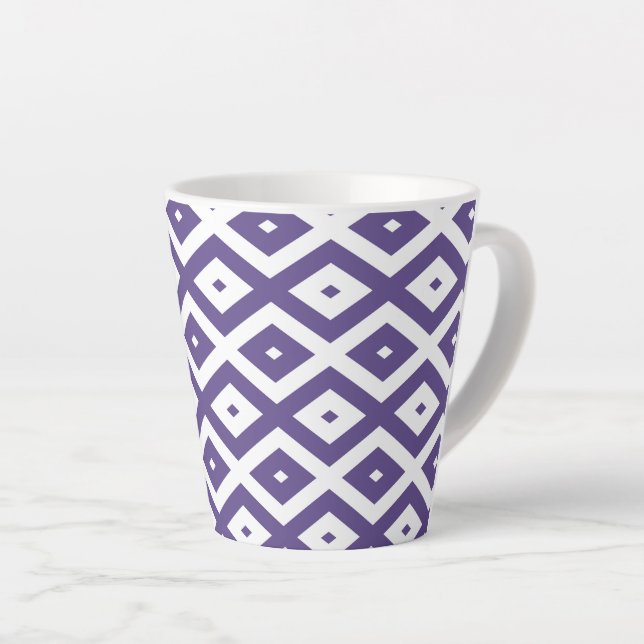 Caneca De Café Latte Padrão de diamante ultra violeta e branco (Ângulo direito)