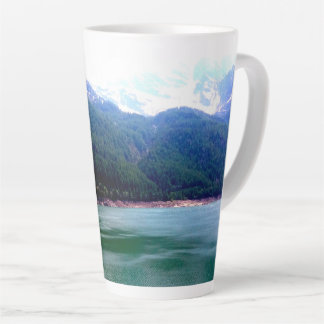 Caneca De Café Latte Paisagem Natureza Lago Verde, Montanha e Árvores
