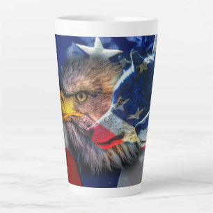 Caneca De Café Latte Patriótico da Bandeira do Lobo Balde Americano