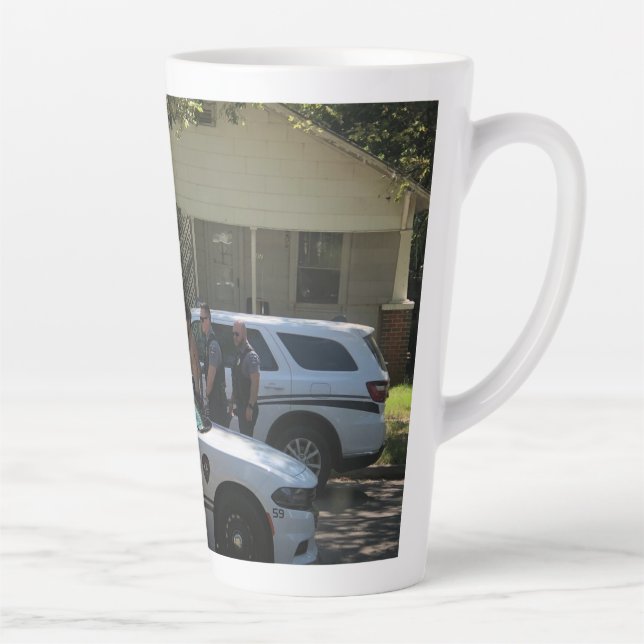 Caneca De Café Latte Policiais no capô (Direita)