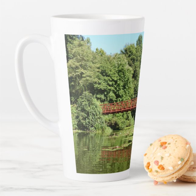 Caneca De Café Latte Ponte no Lago Centennial em Ellicott City (In Situ)