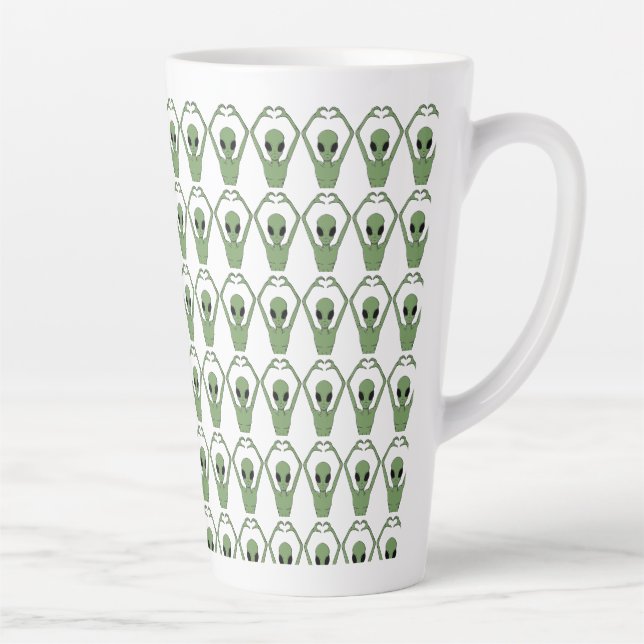Caneca De Café Latte Pose do Coração Alien (Direita)