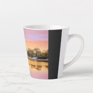 Caneca De Café Latte Reflexo do pôr do sol no edifício do Capitólio dos