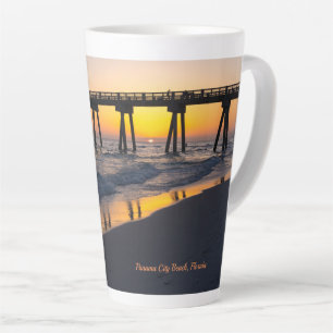 Caneca De Café Latte Reflexões do Sunset da Praia da Cidade do Panamá,