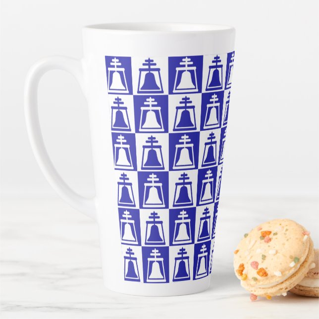 Caneca De Café Latte Riverside Raincross Design azul verificado (In Situ)