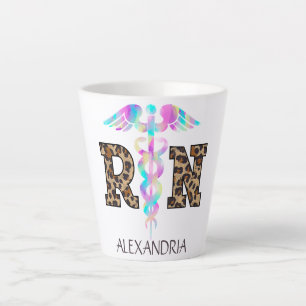 Caneca De Café Latte "RN" em Leopard Print - Logotipo médico colorido