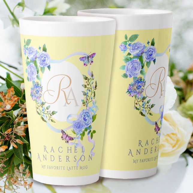 Caneca De Café Latte Rosa Azul, Fita, Bico, Monograma, Lã Amarela (Romantic Blue Rose Ribbon Monogram Yellow Latte Mug.)