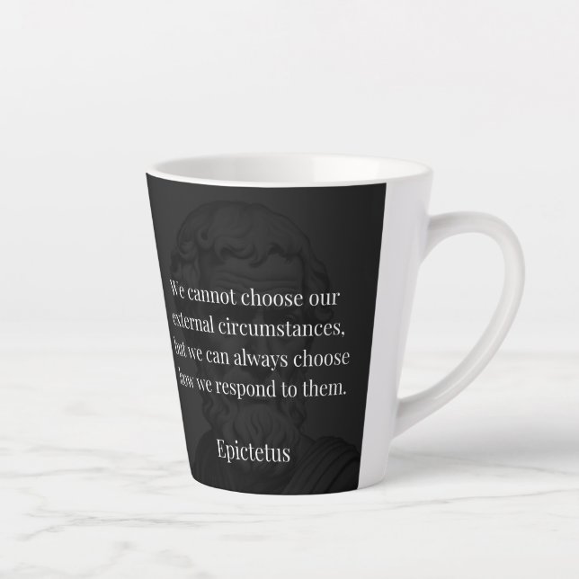 Caneca De Café Latte Sabedoria de Epictetus: empoderamento através da r (Direita)