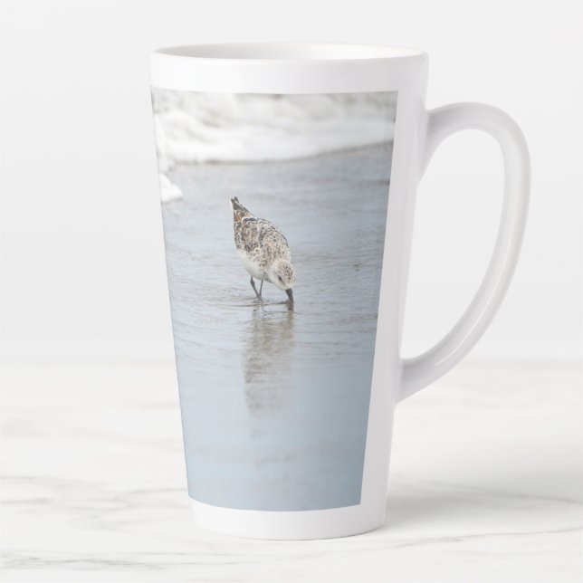 Caneca De Café Latte Sandpipers na praia Foto Latte Coffee Mug (Direita)