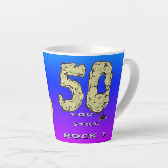 Caneca De Café Latte Sara 50º Aniversário Hearts Blue Purple Latte Mug (Ângulo direito)