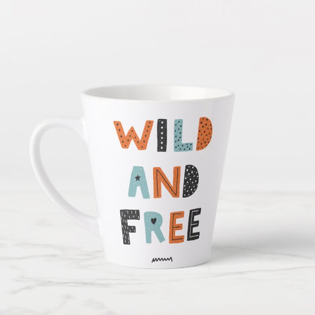 Caneca De Café Latte Selvagem e Livre | Letras de rabisco (Esquerda)