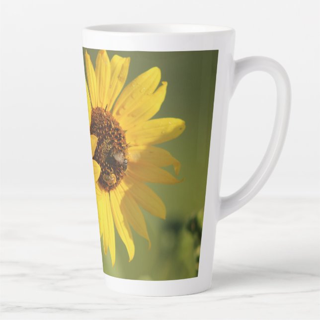 Caneca De Café Latte Soft Yellow Wild Sunflowers and Bees Photograph (Direita)