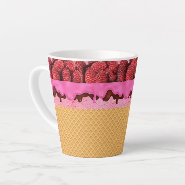 Caneca De Café Latte Sorvete de Morango com Cone de Waffle, Sobremesa (Ângulo esquerdo)