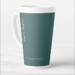 Caneca De Café Latte Típica Minimalista Verde<br><div class="desc">Canecas de café com leite de café minimalista moderno e alto,  concebidas para o Airbnb VRBO e convidados para aluguel de férias. Simples design de tipografia moderna,  verde-suave e branca.</div>