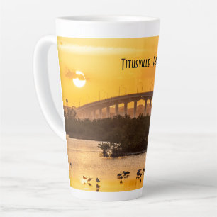 Caneca De Café Latte Titusville, Ponte da Flórida no Sunset - Fotografi