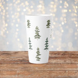 Caneca De Café Latte Trendy Winter | Padrão da árvore de Natal<br><div class="desc">Trendy Winter | Padrão da árvore de Natal</div>