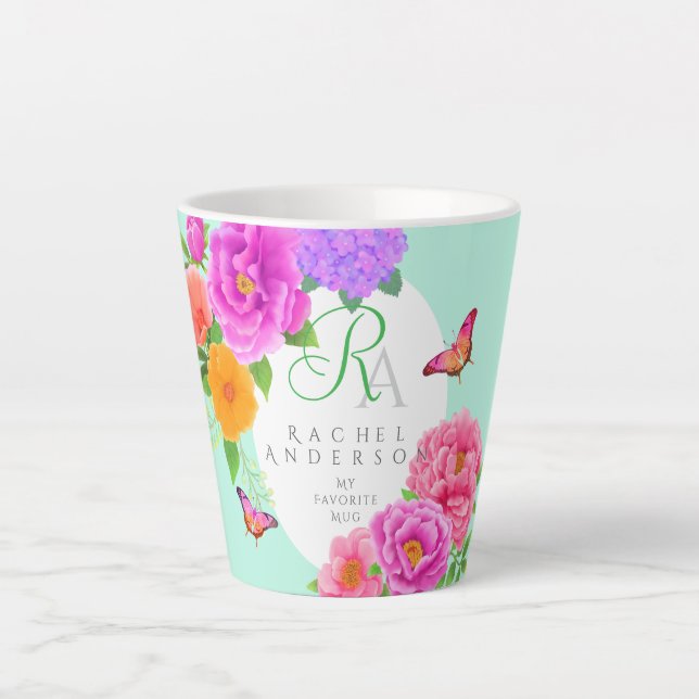 Caneca De Café Latte Verde do Monograma Romântico (Frente)