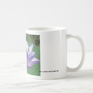 Caneca De Café Lavanda Lotus em jardins aquáticos de Kenilworth