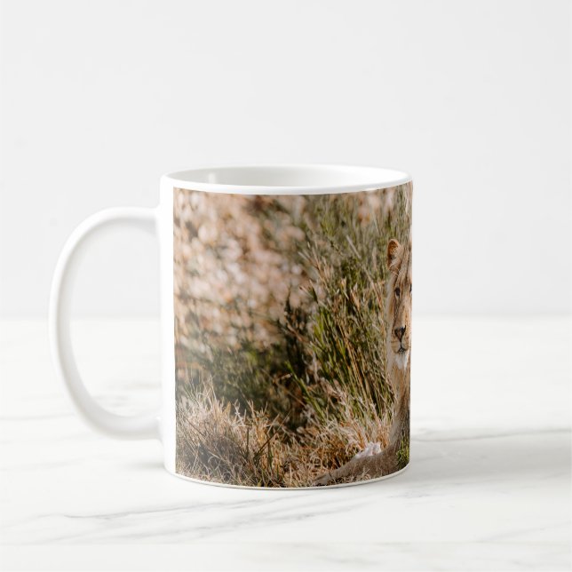 CANECA DE CAFÉ LEÃO NA GRAMA (Esquerda)