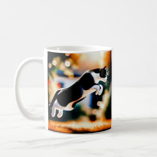Caneca De Café Leaping Black and White Cat (Esquerda)