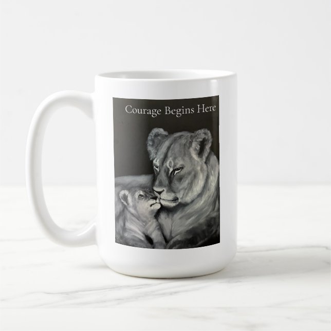 Caneca De Café Leoa e Filhote - A Coragem Começa Aqui (Esquerda)