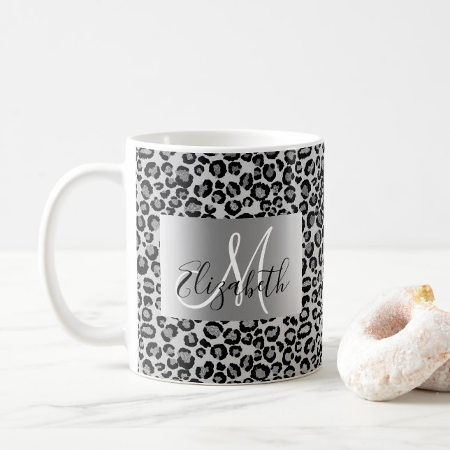 Caneca De Café Leopardo com Brilho Prateado Monograma Divertido (Com Donut)