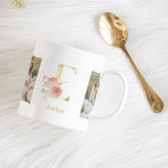 Caneca De Café Letra Moderna Dourada Flor E | Dois Monogramas fot<br><div class="desc">Letra Moderna Dourada Flor E | Dois Monogramas fotográficos</div>