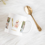 Caneca De Café Letra Moderna Dourada Flor W | Dois Monogramas fot<br><div class="desc">Letra Moderna Dourada Flor W | Dois Monogramas fotográficos</div>