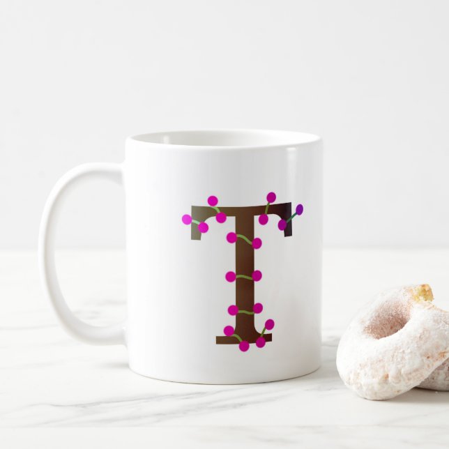 Caneca De Café Letra T inicial decorativa em branco (Com Donut)