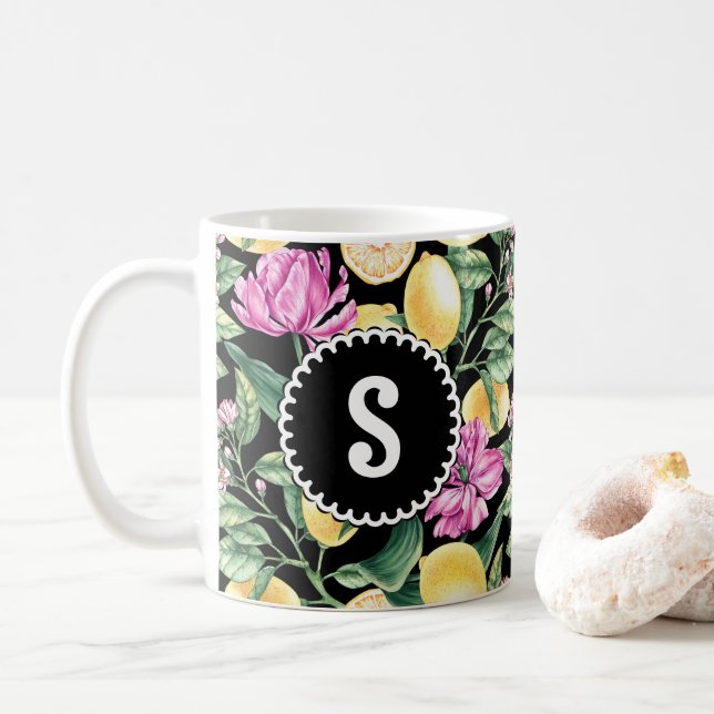 Caneca De Café Limões e Tulipas Padrão Floral | Citrus Monograma (Com Donut)