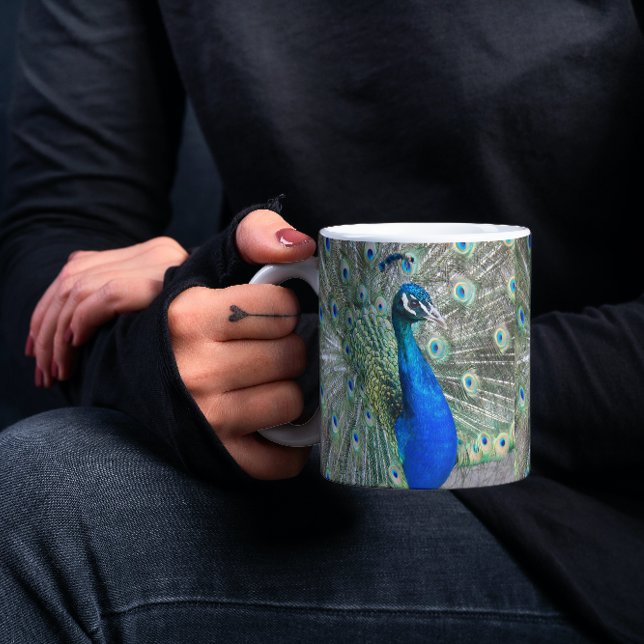 Caneca De Café Linda Foto de Pavão Azul (In Situ Held)