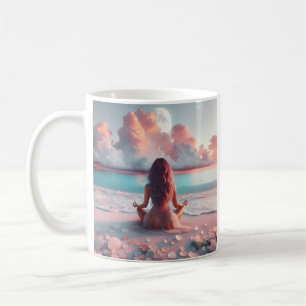 Caneca De Café Linda mulher Meditando no Vazio de Praia