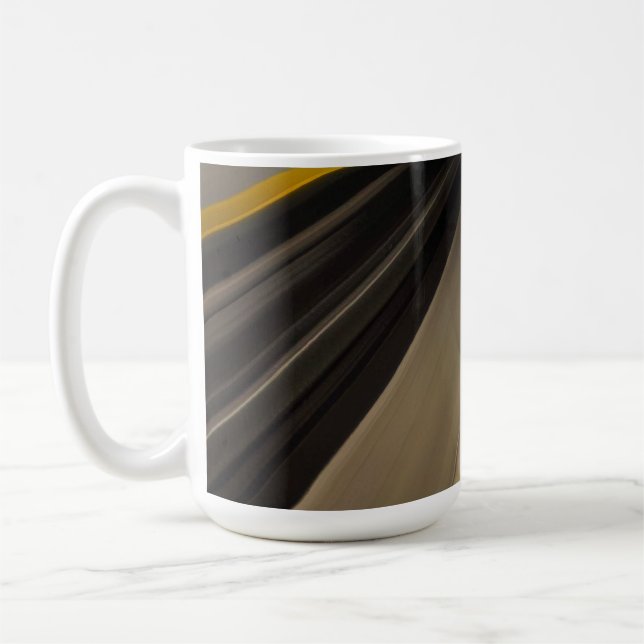 Caneca De Café Linhas de Movimento Douradas (Esquerda)