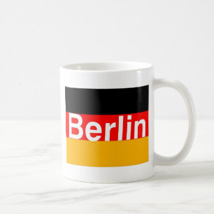 Caneca De Café Logotipo de Berlim no branco na bandeira alemão