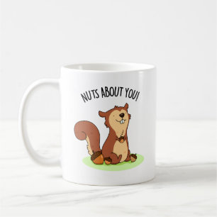 Caneca De Café Loucos Sobre Seu Corpo De Esquilo Bonito