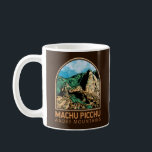 Caneca De Café Machu Picchu Peru Vintage Emblem<br><div class="desc">Trabalho de arte de vetor Machu Picchu. Machu Picchu é uma cidadela inca montada nas montanhas dos Andes,  no Peru,  acima do vale do rio Urubamba.</div>
