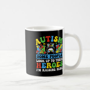 Caneca De Café Mãe de autista Algumas pessoas olham para cima Her