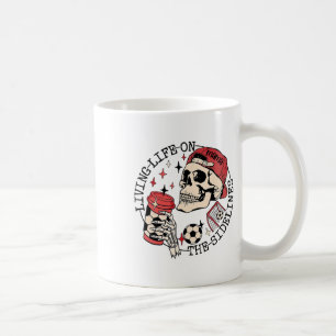 Caneca De Café Mãe de Futebolista Vivendo a Vida na Linha Lateral