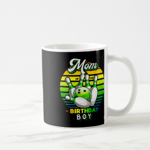 Caneca De Café Mãe Do Garoto De Aniversário Que Corresponde À Bol