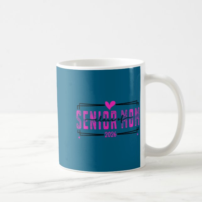 Caneca De Café Mãe orgulhosa turma sênior de 2026 laço rosa (Direita)
