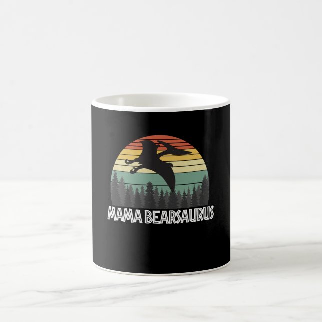 CANECA DE CAFÉ MAMA BEARSAURUS MAMA BEAR SAURUS MAMA BEAR (Centro)