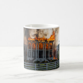 Caneca De Café Mansão de Antebellum | Incêndio erupta o recurso d