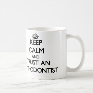 Caneca De Café Mantenha a calma e confie um Orthodontist